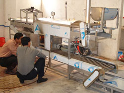 點(diǎn)火對(duì)機(jī)器進(jìn)行加熱.jpg 點(diǎn)火對(duì)機(jī)器進(jìn)行加熱.jpg